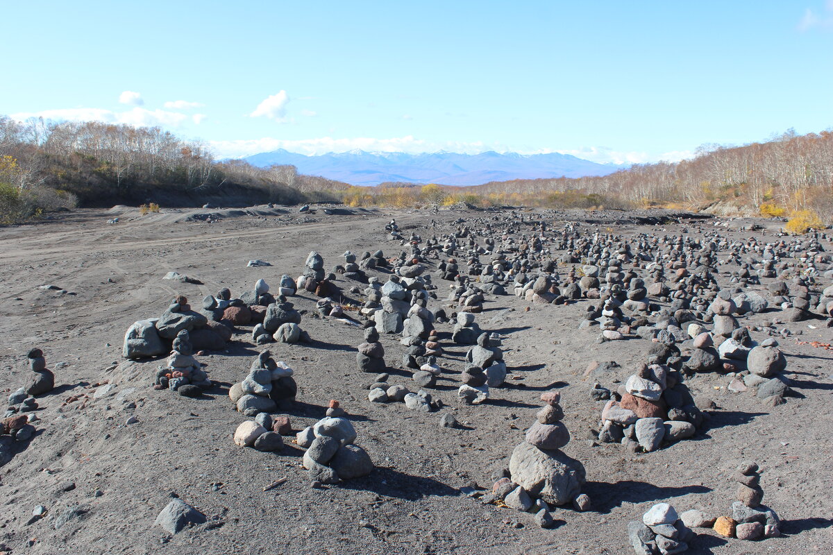 Каменный городок - развлечение туристов при подъезде к вулкану Авача - Александр Белов