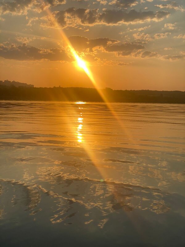Восход солнца на Жигулевском море - Нина Колгатина 
