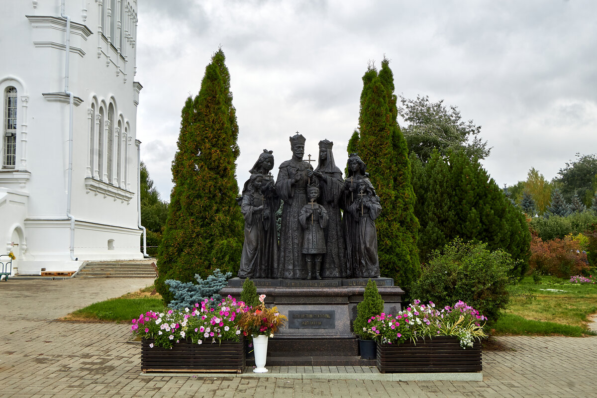 Памятник семье императора Николая Второго в Дивеево - Алексей Р.