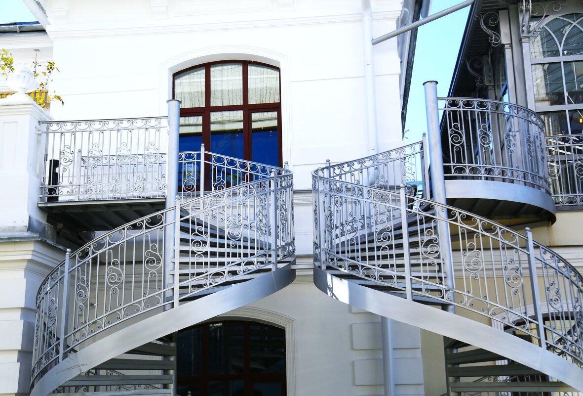 Лестницы в ажуре - Танзиля Завьялова