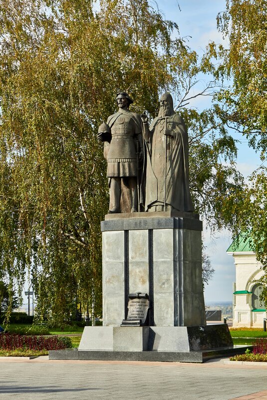 Памятник князю Георгию Всеволодовичу и святителю Симону Суздальскому - Алексей Р.