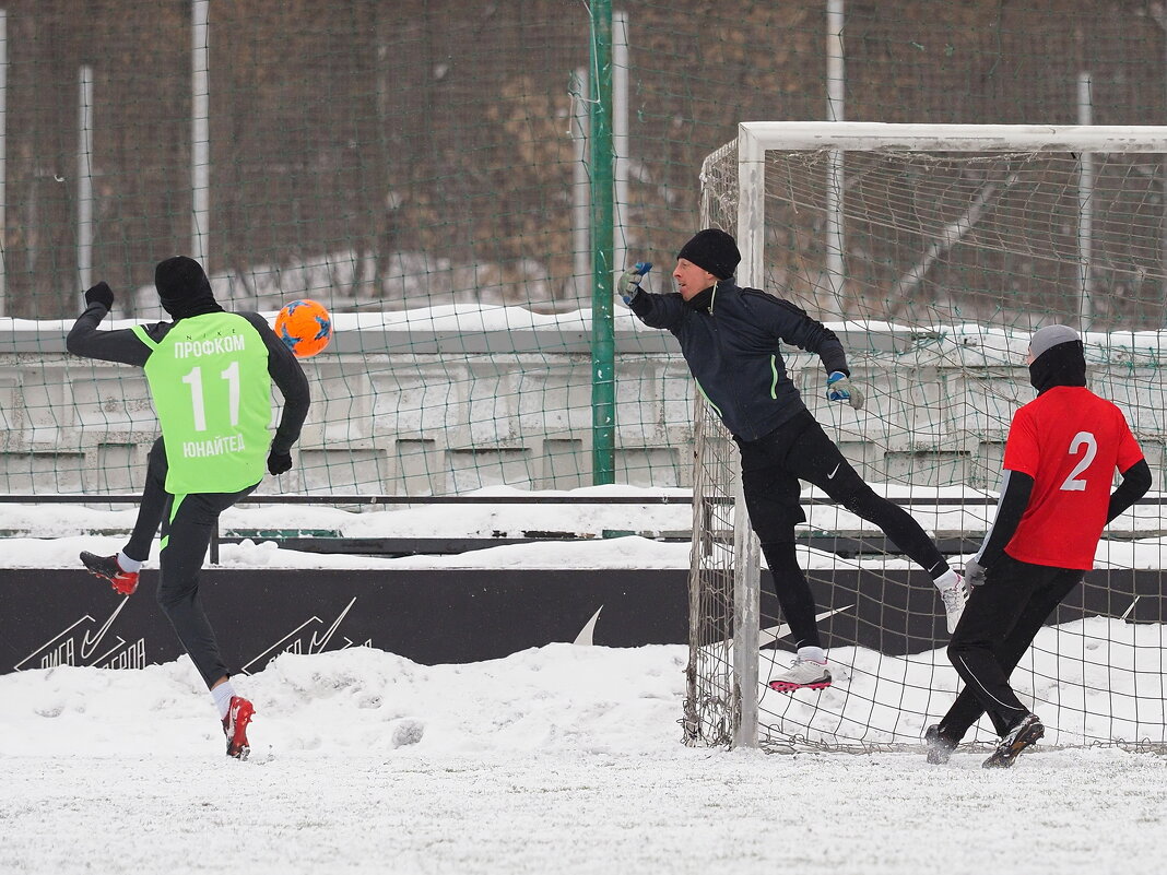 Зимний футбол - Евгений Седов