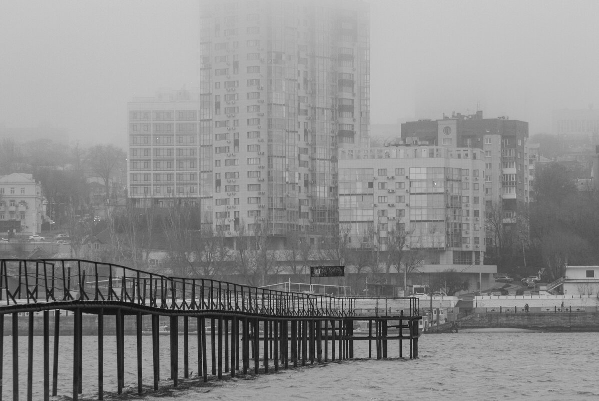 Город в тумане - Владимир Лебедев