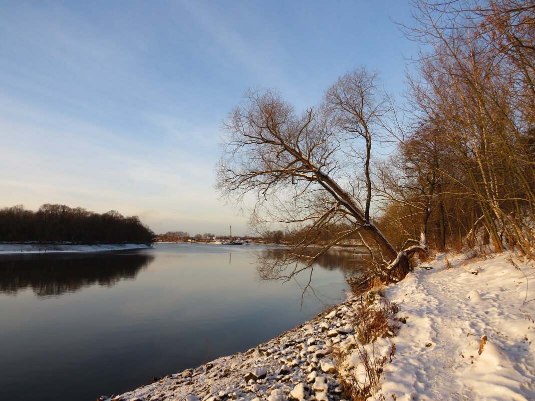 Тишина на зимней реке - Андрей Снегерёв