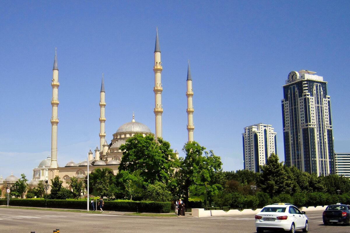 Мечеть «Сердце Чечни» и  «Гро́зный-Си́ти» - Елена (ЛенаРа)