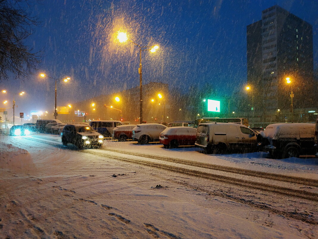 Снег идет, снег идет, ... - Андрей Лукьянов
