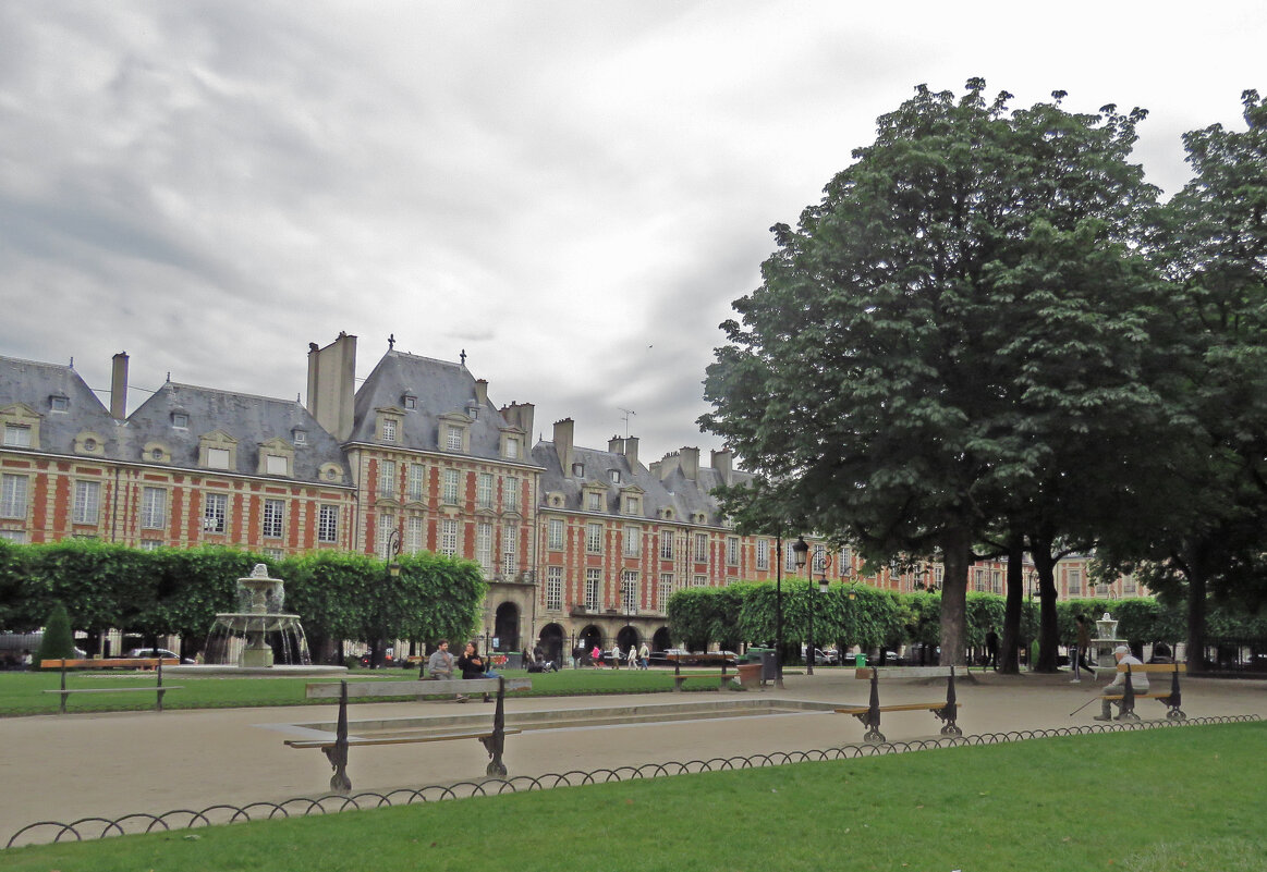 площадь Вогезов  (Place des Vosges) - ИРЭН@ .