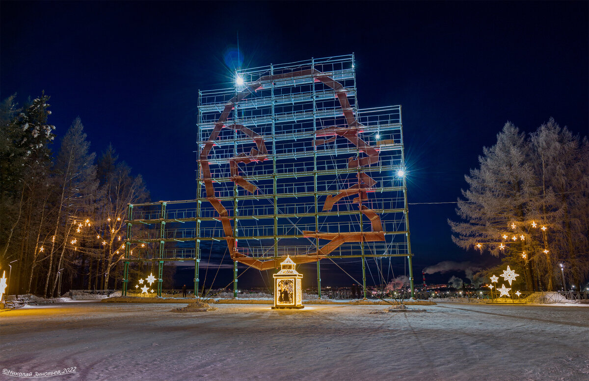 Ухта новогодняя, самый большой в мире профиль Ленина, 33 метра - Николай Зиновьев