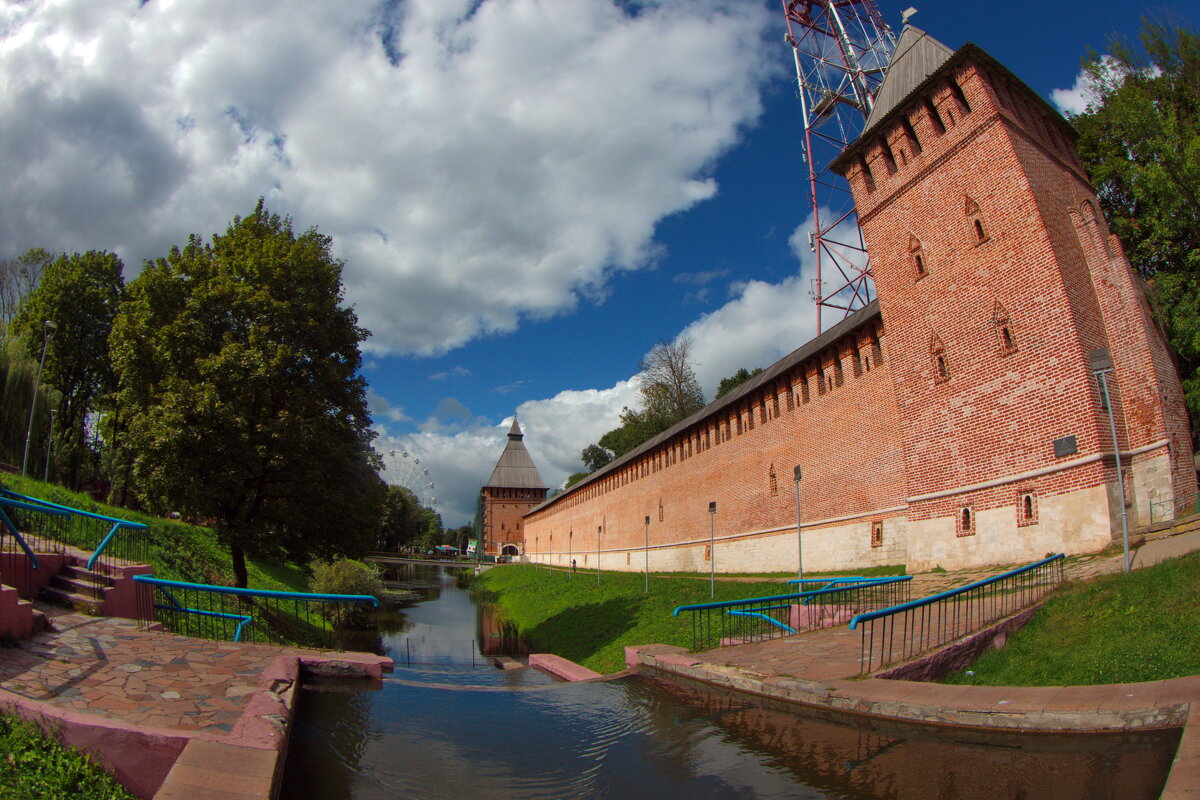 Взгляд на Смоленский кремль - M Marikfoto