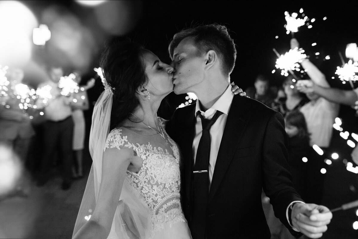 Свадебная фотосессия, поцелуй, фотограф Москва – Саша Кравченко - Саша Кравченко