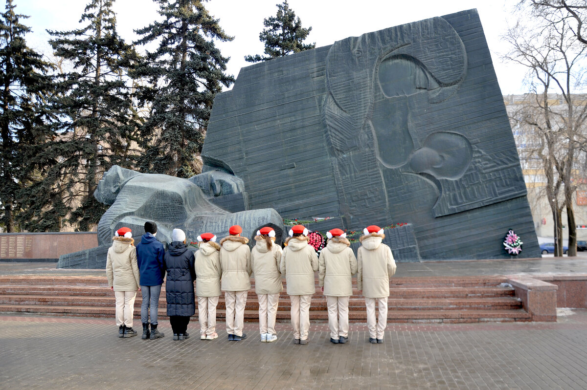 Рисунок памятник славы в воронеже