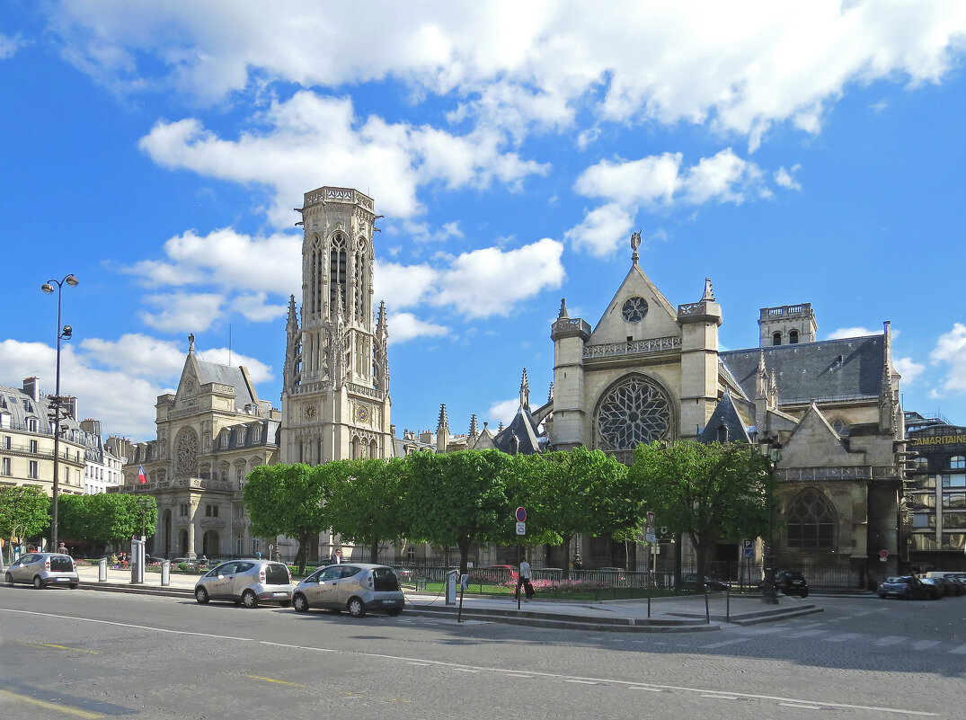 Мэрия I округа, колокольня и церковь Сен-Жермен-л’Осеруа. (слева направо) - ИРЭН@ .