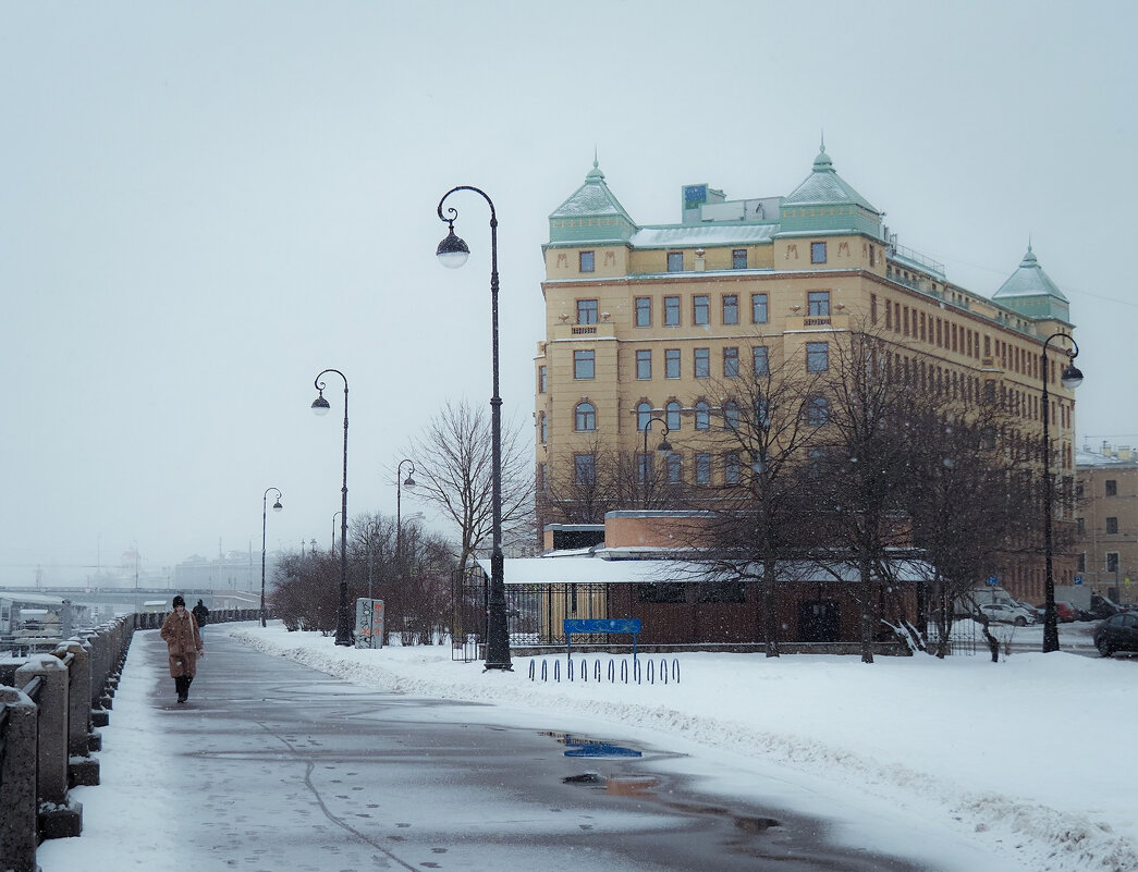 Последние дни февраля. Санкт-Петербург. Набережная Макарова - Магомед .