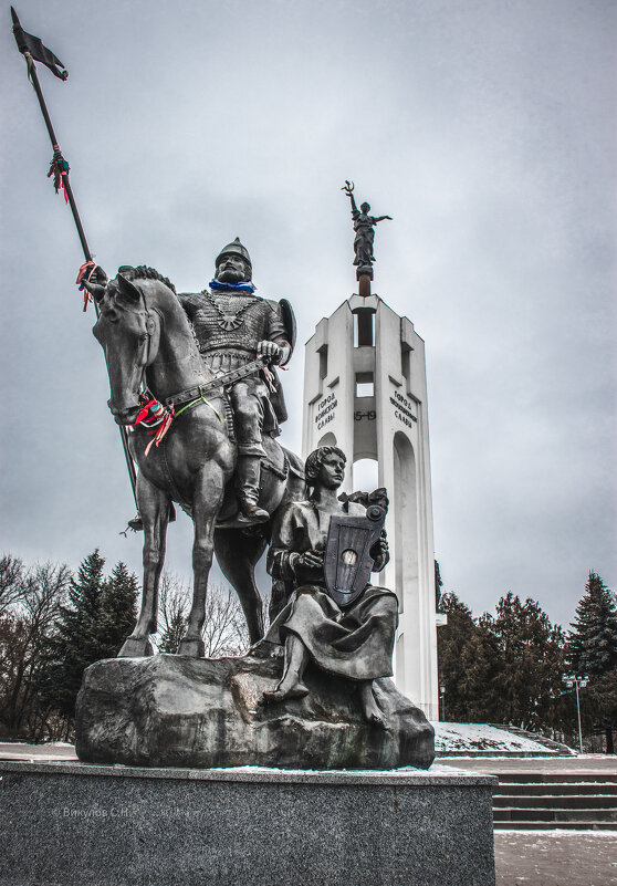 Памятник воину Пересвету и сказителю Бояну в Брянске - Sergei Vikulov