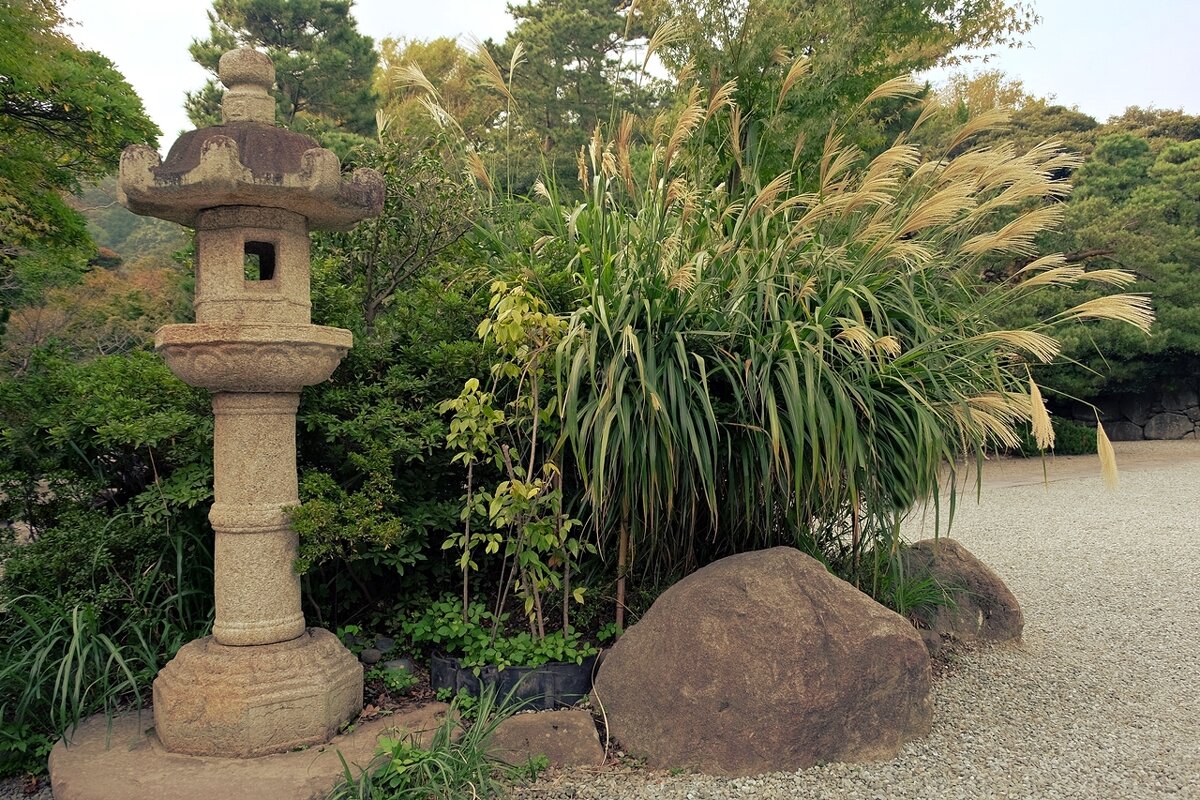 Каменный фонарь Торо в Японии - wea *