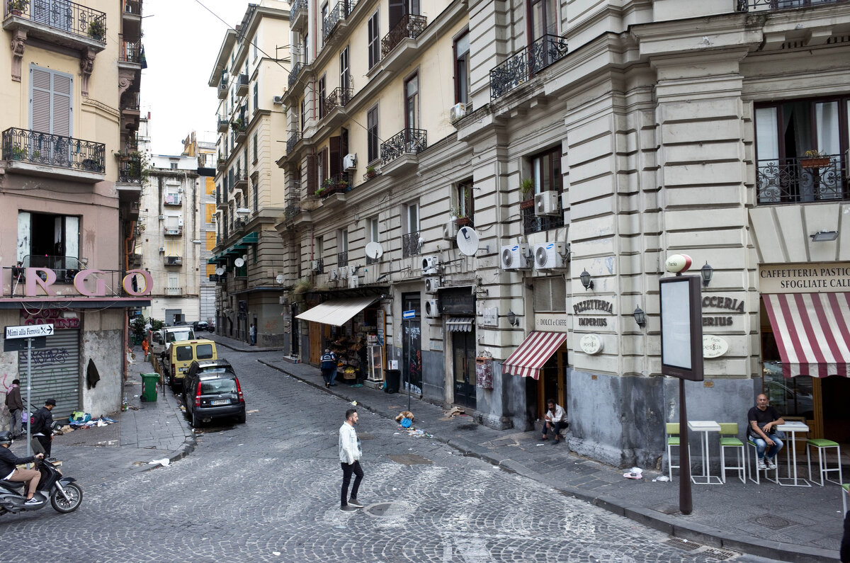 На улице (2) Неаполь, Италия - Андрей ТOMА©