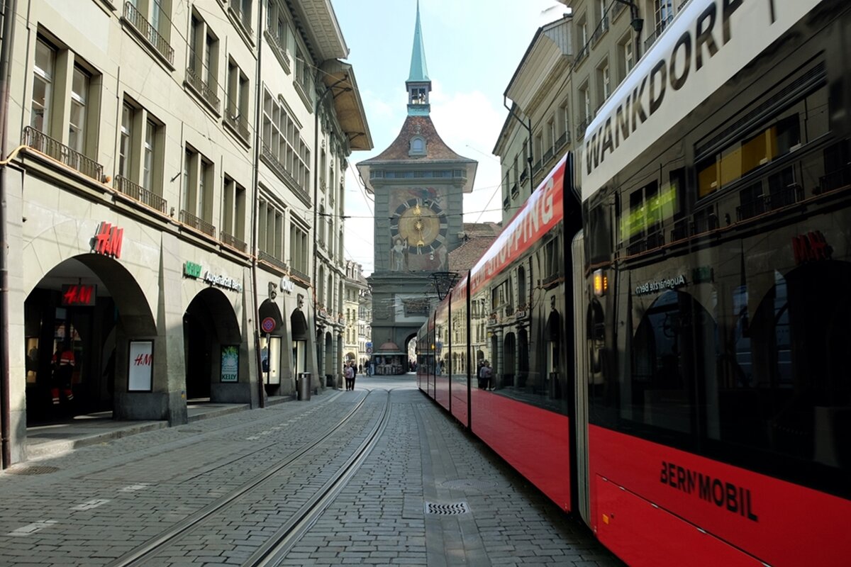 Берегись трамвая :) Берн Швейцария - wea *