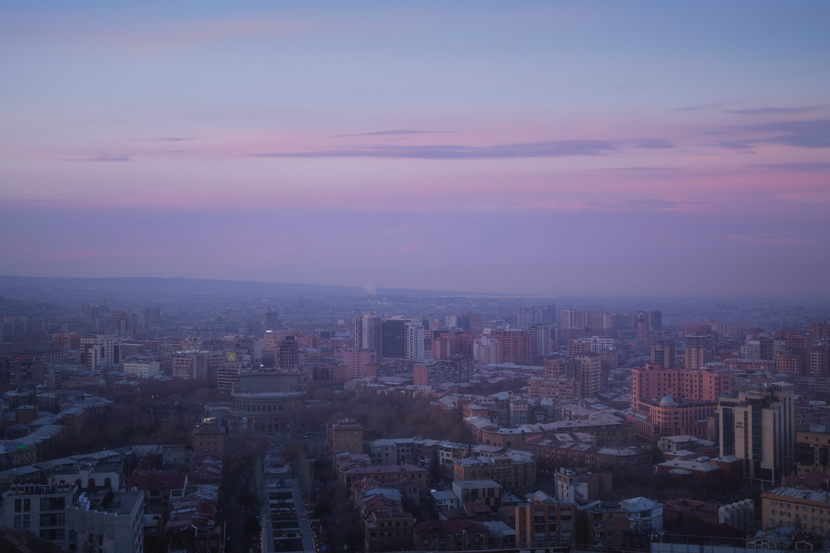 На рассвете в Ереване - Дмитрий Шишкин