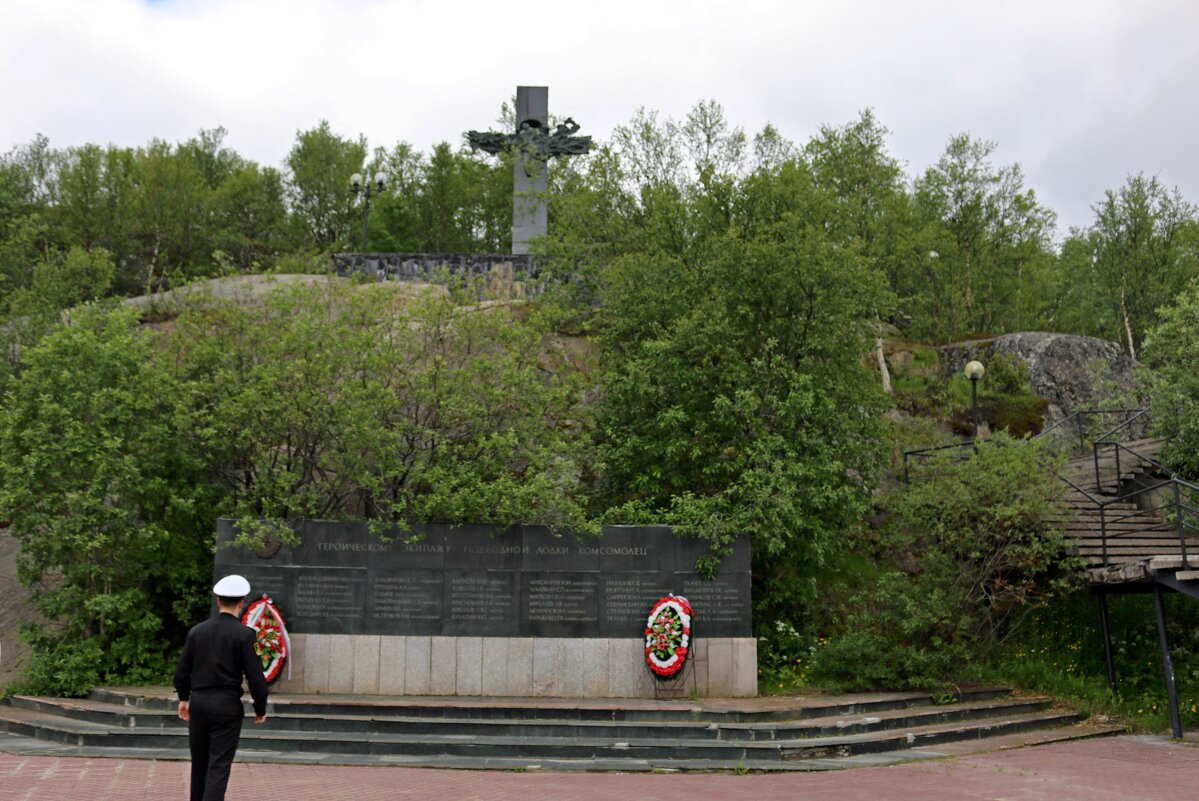 Мемориал посвящённый экипажу подводной лодки "Комсомолец" - Ольга 