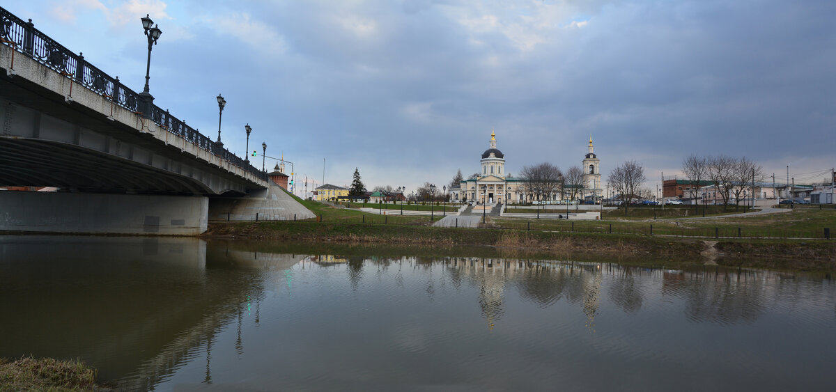Вид на реку Коломенка и храм архангела Михаила (панорама) - Александр Буянов