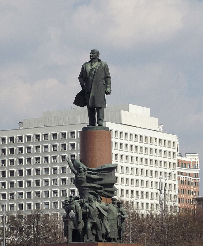 Памятник Ленину в Москве на Калужской площади - Freddy 97