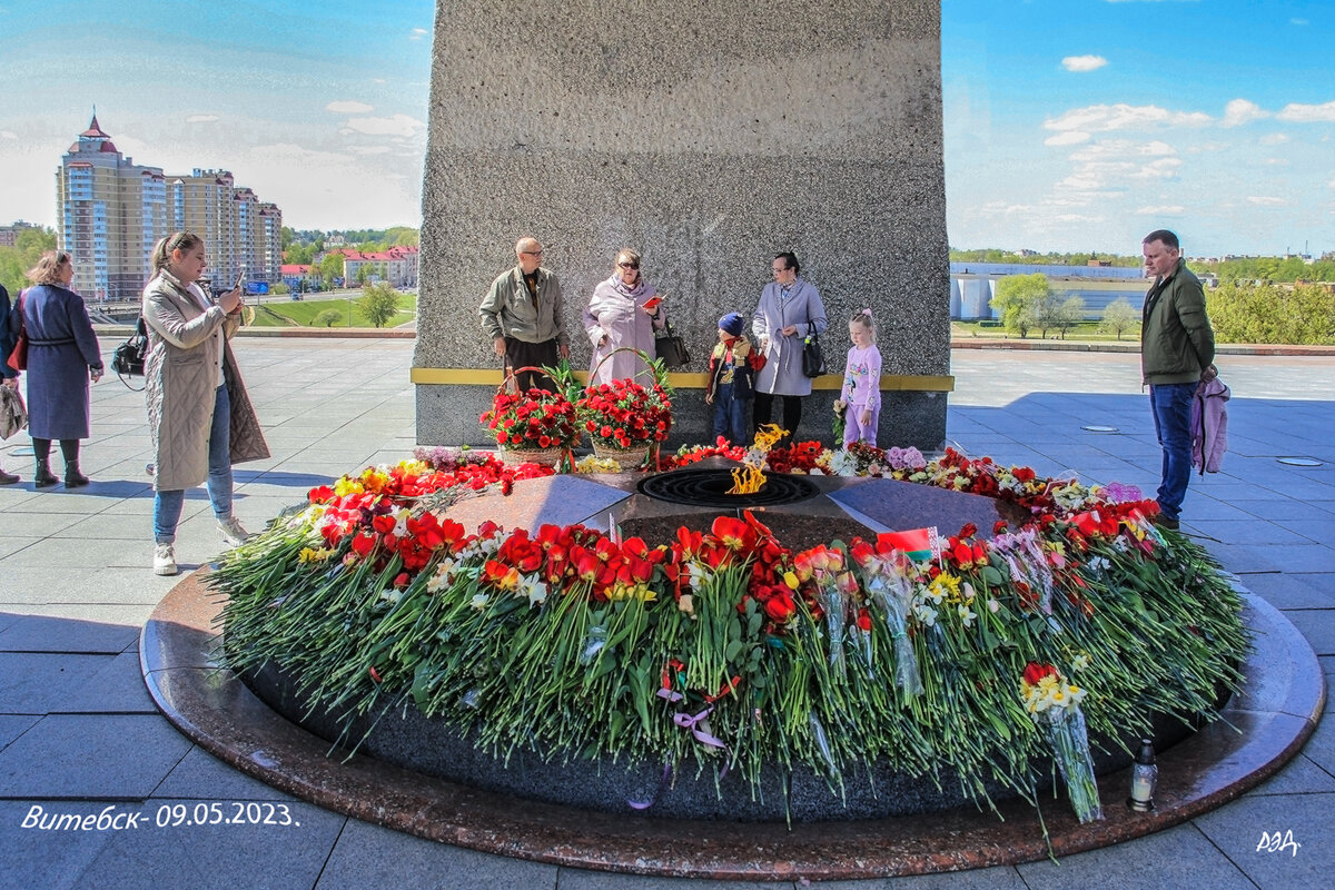 *** - Роланд Дубровский