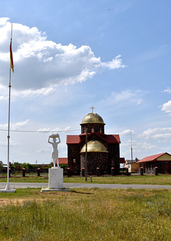 Храм на окраине села Весёлое - Константин Штарк
