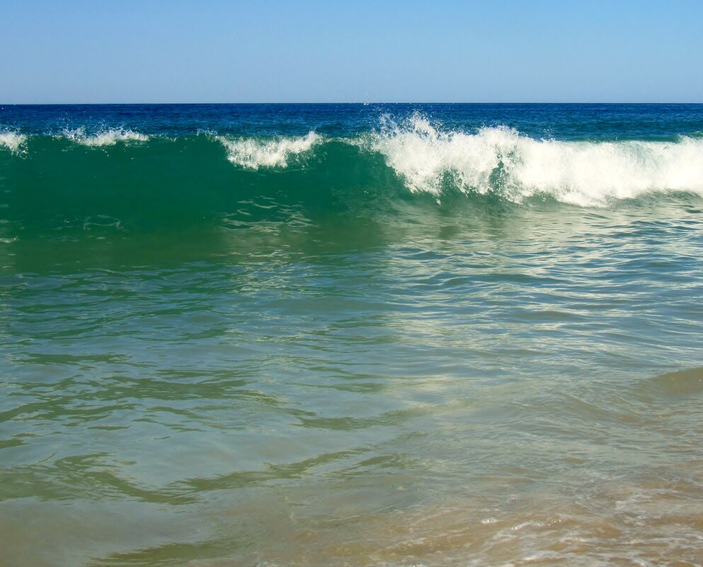 ...кружевные волны  моря  у пляжа  Клеопатры   в турецкой Алании....  волны невероятной силы .!. - galalog galalog