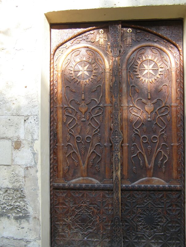 Дверь храма Сурб Саркис - Анна Воробьева