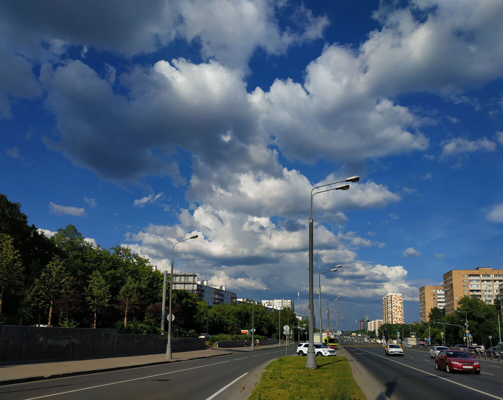 Облака (не тучи) над городом - Андрей Лукьянов