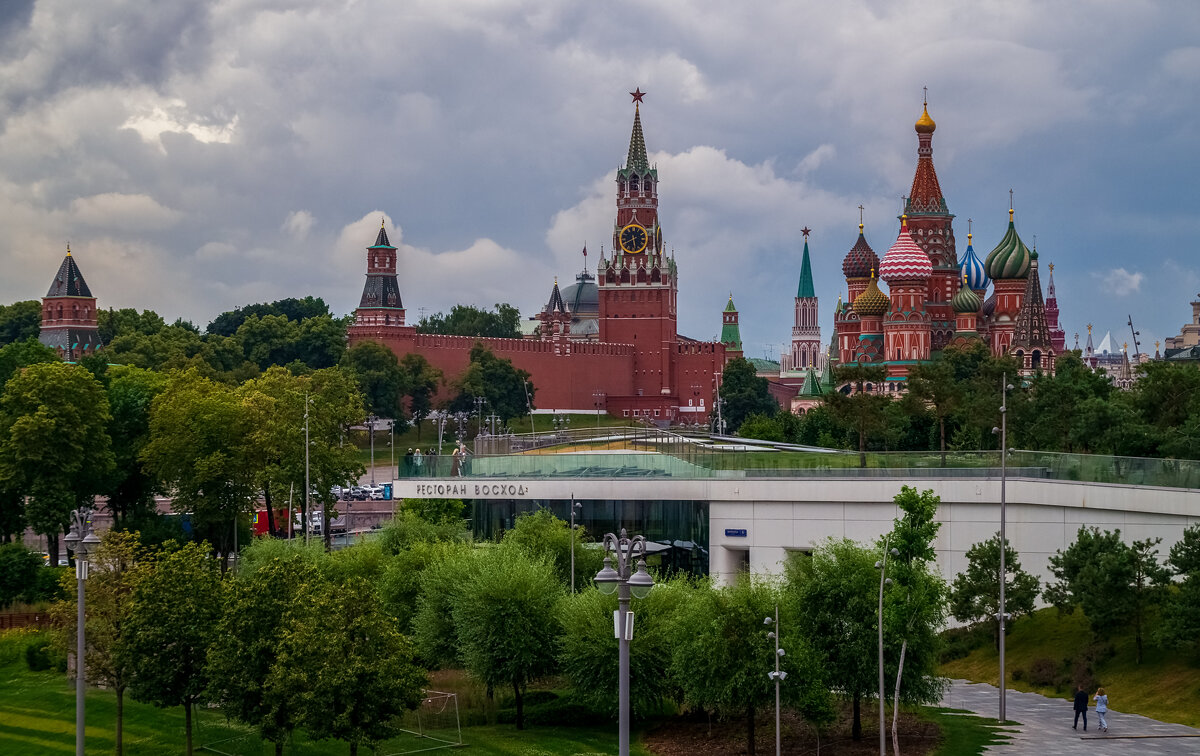 Вечер пятницы в Москве - Андрей Дворников