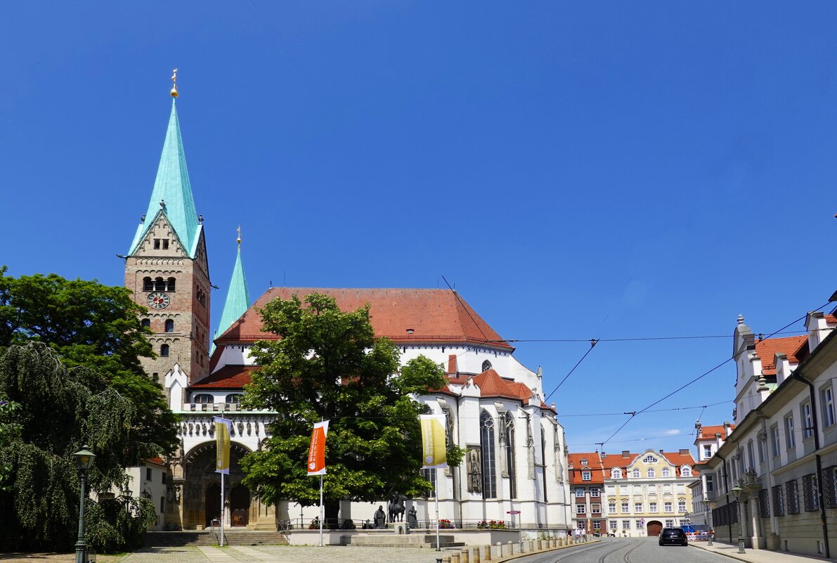 Augsburger Dom. Собор был освящён в 1065 году.... - Galina Dzubina