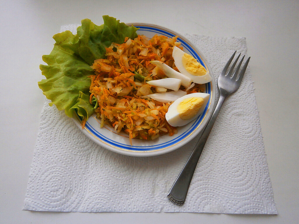 Овощной салат с яйцом - Алевтина 