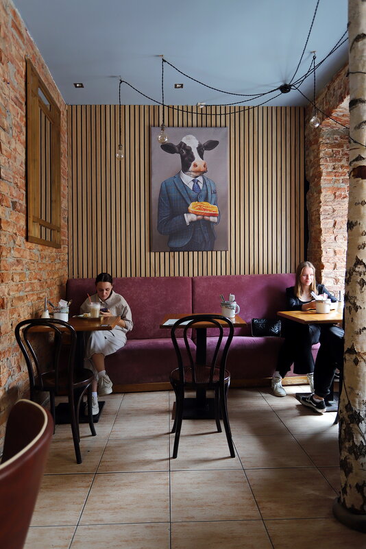 Арт кафе в старом городе, с прикольным названием "КУКУХА" - M Marikfoto
