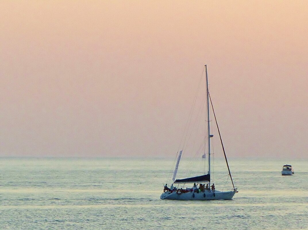 вечерний морской пейзаж с яхтой.... - galalog galalog