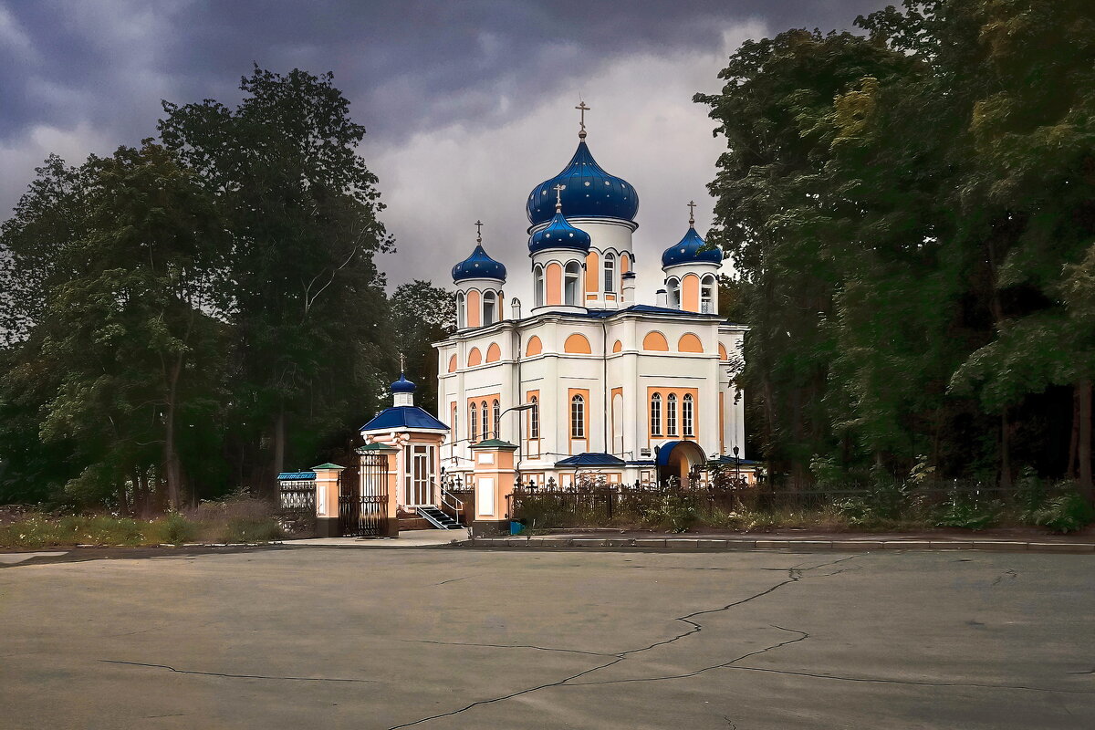 Крестовоздвиженский храм - Владимир Морозов