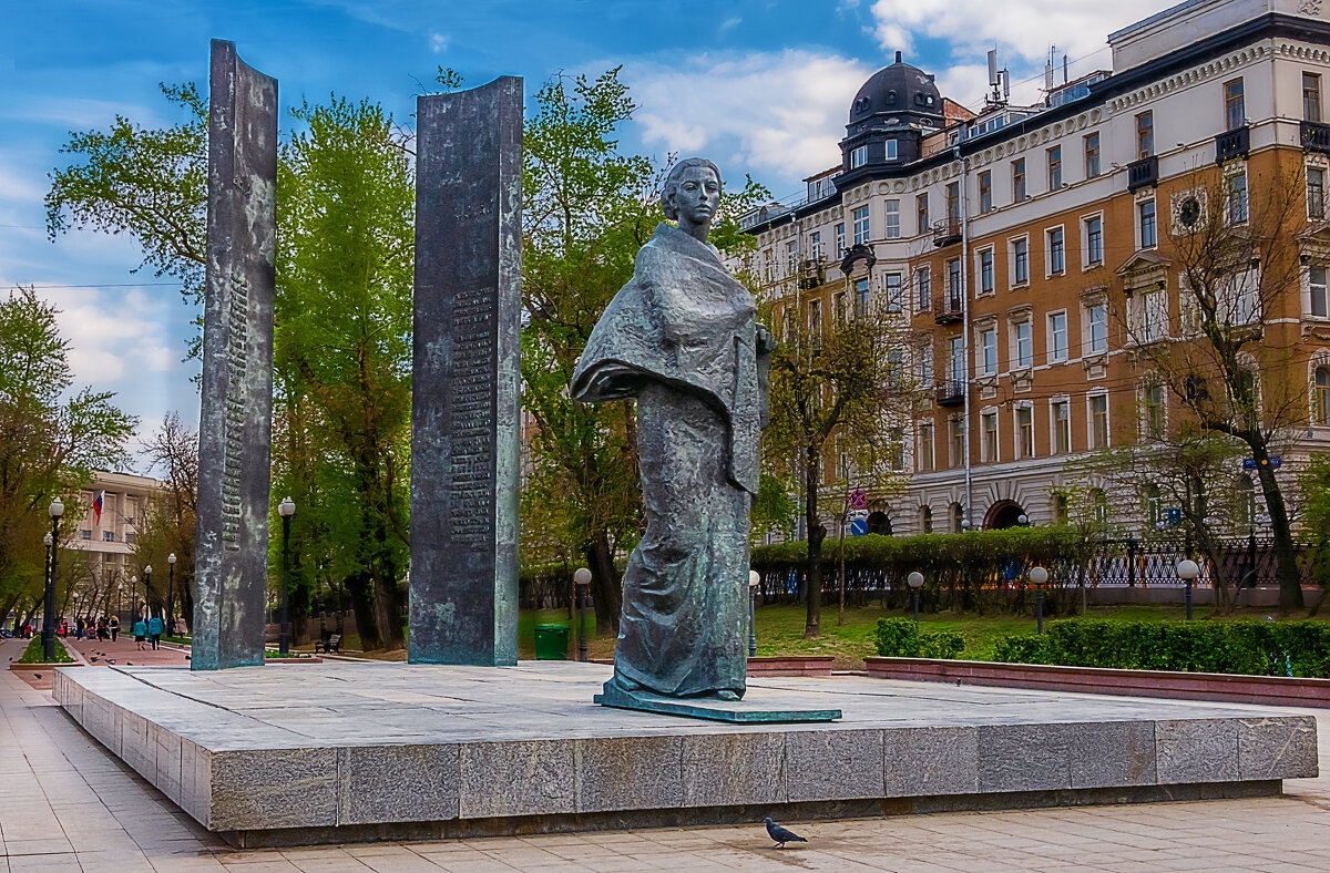 Памятник Крупской в Москве - Aleksey Afonin