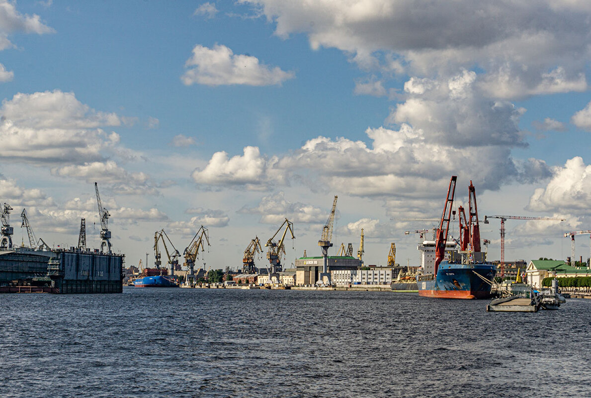 В порту - Ирина Соловьёва