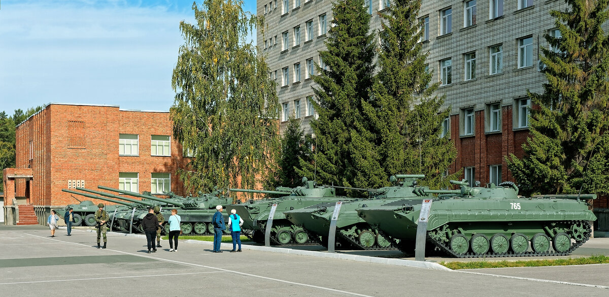 Новосибирское высшее военное командное  училище - Дмитрий Конев