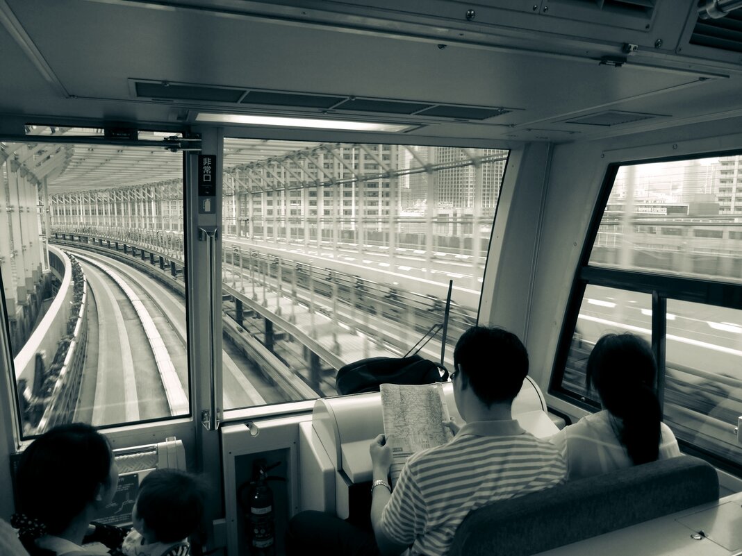 Токио Япония поезд без машиниста на линии Yurikamome line - wea *