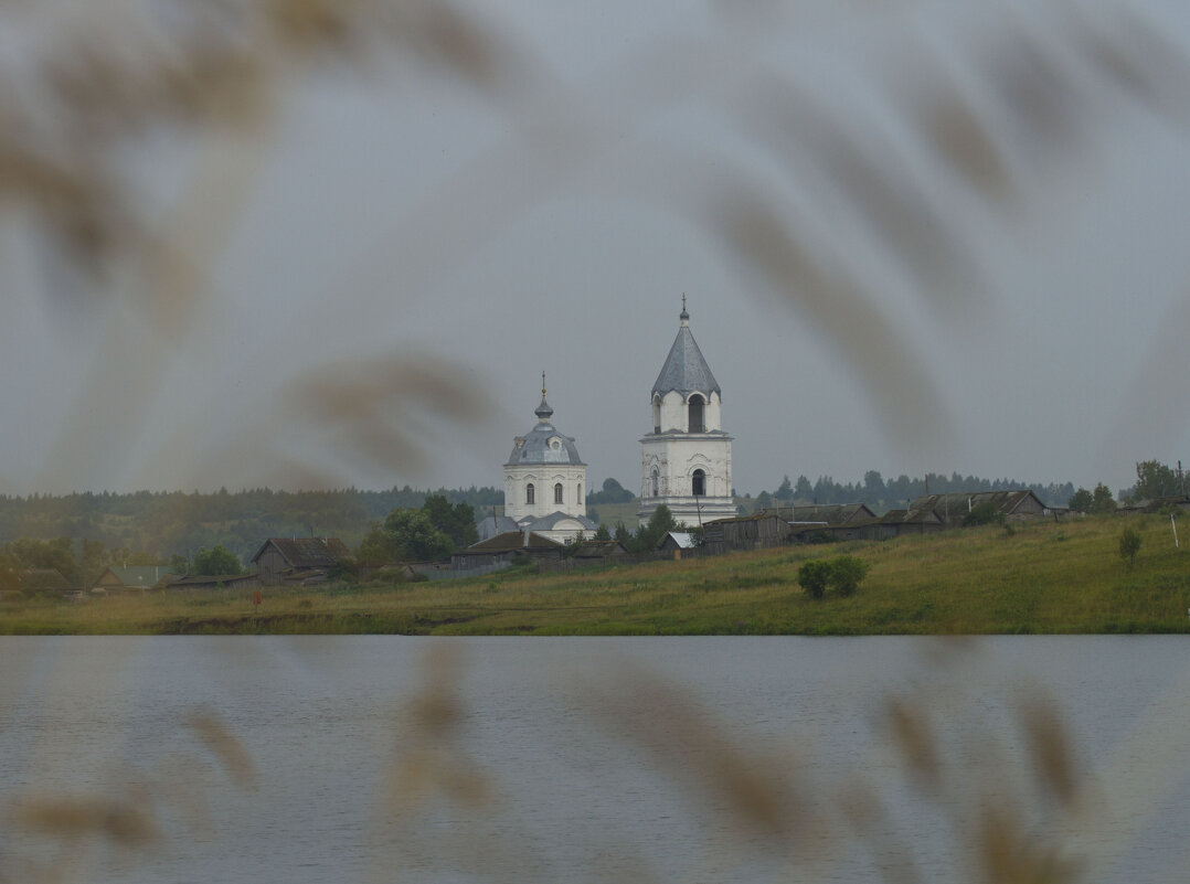 В области - Олег Денисов