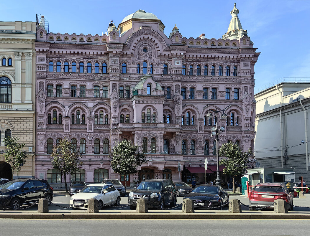 Собственный доходный дом архитектора Н.А.Басина на площади Островского в СПБ - Стальбаум Юрий 