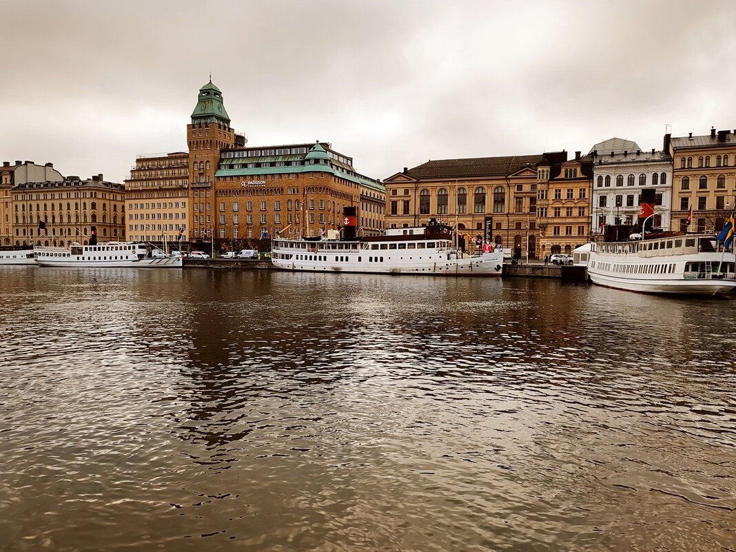 Стокгольм набережная старых судов Nybrokajen - wea *