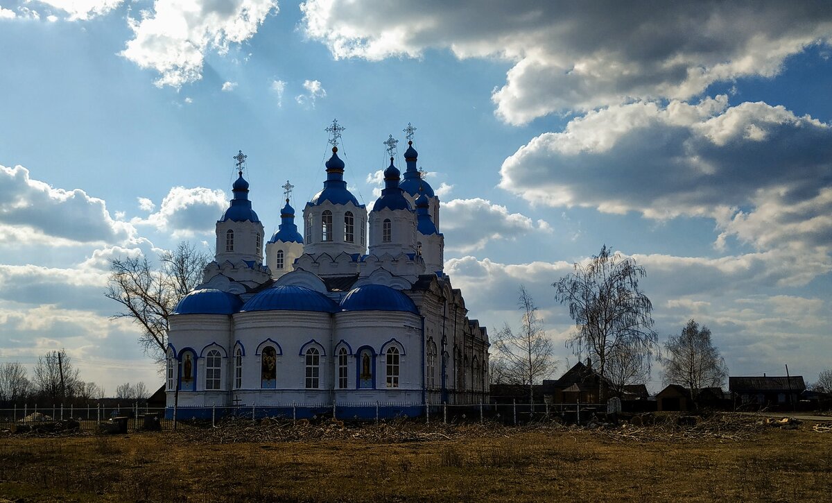 В области - Олег Денисов