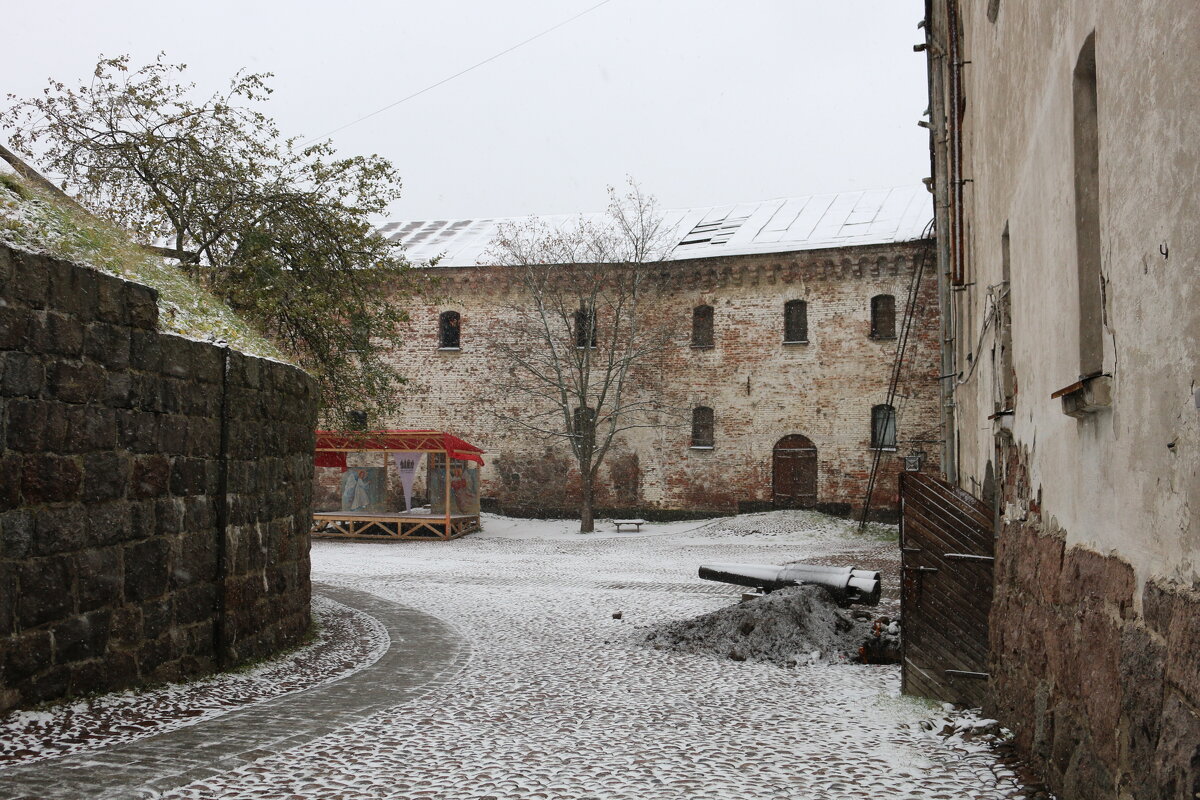 Первый снег в выборгском замке - Ольга 