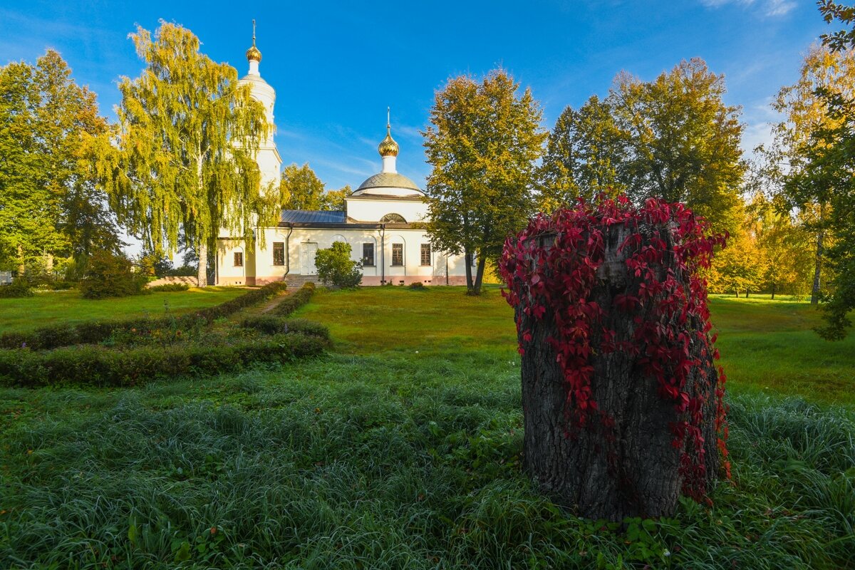 Храм Похвалы Пресвятой Богородицы в Ратмино. - Виктор Евстратов