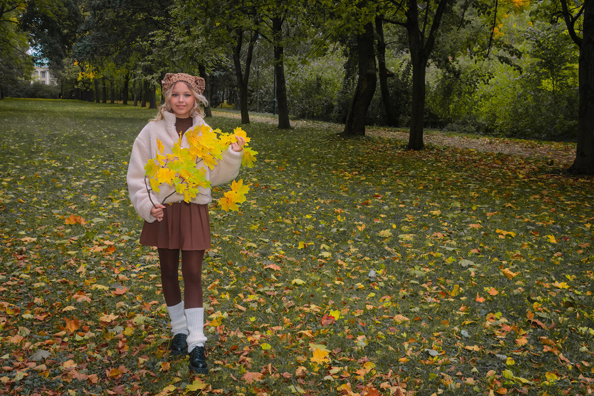 С веткой клёна по листьям осенним - Валерий Паршин
