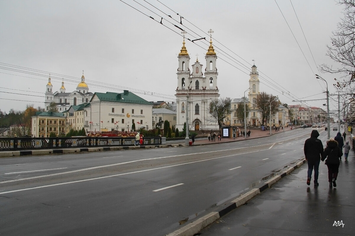 "Осенняя слякоть." - Роланд Дубровский