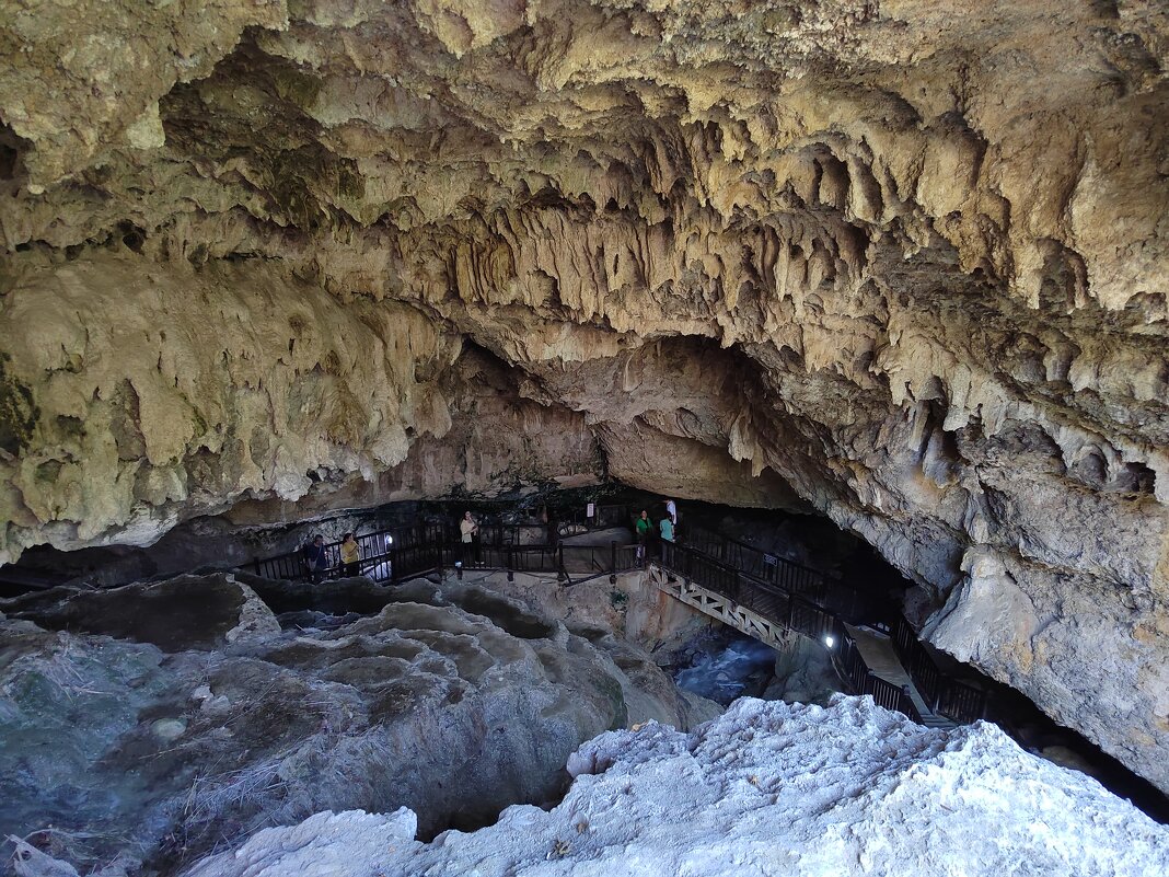 Турция, Денизли, пещера Каклык. Вид внутри пещеры. - Фотогруппа Весна