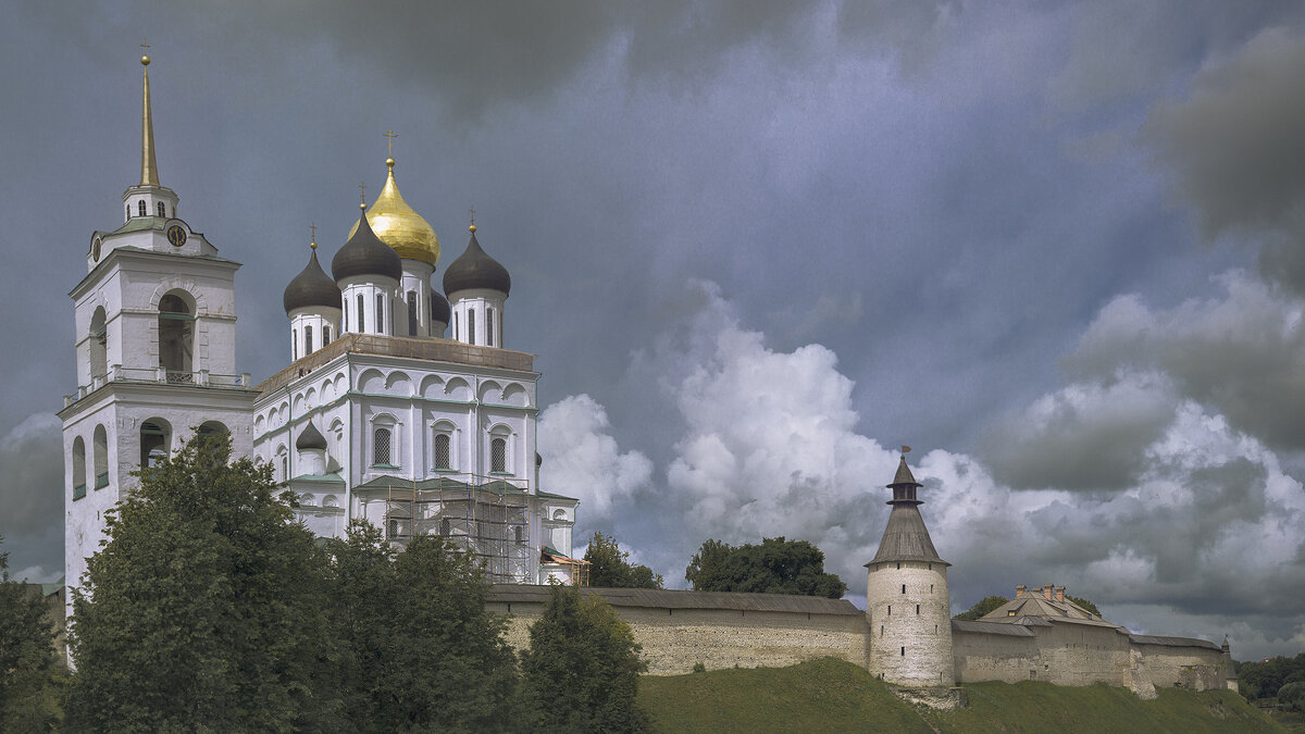 Псковский кремль. - Сергей 